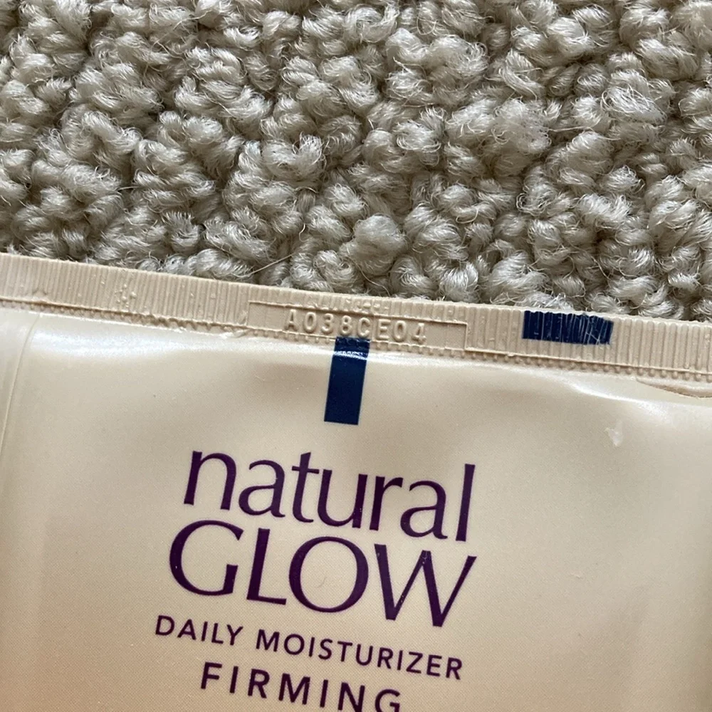 Jergens Vintage Natural Glow Daily Moisturizer Firming 7.5 fl oz Y2K Throwback